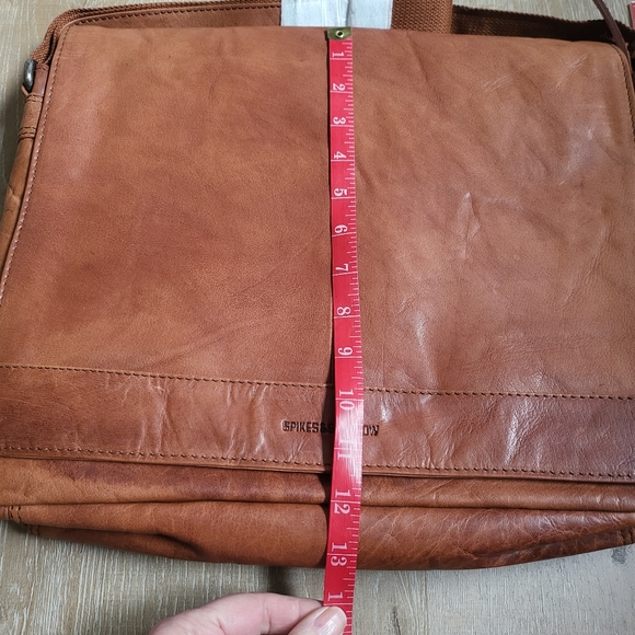 Spikes and Sparrow Noah 100% Leather Flap Shoulder Crossbody Bag - Picture 9 of 11